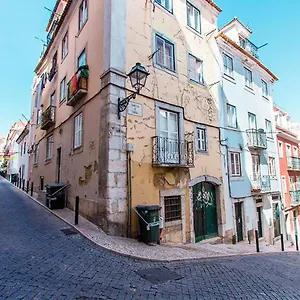 https://cosy-chiado-by-homing.hotels-lisbon-portugal.com